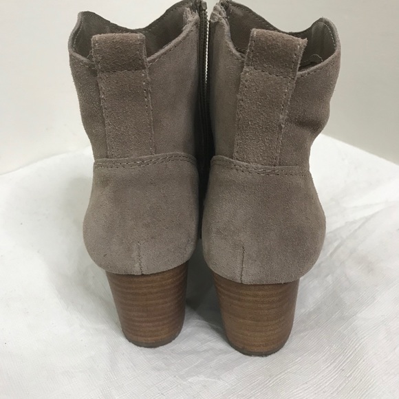 Steve Madden Hipster Brown Suede Ankle Boots - Picture 4 of 7